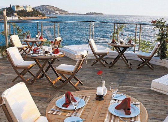 Korumar Deluxe Hotel