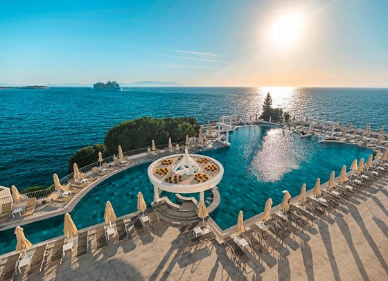 Korumar Deluxe Hotel