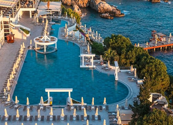 Korumar Deluxe Hotel