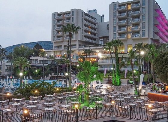 Fantasia Hotel Deluxe