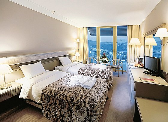Fantasia Hotel Deluxe - Wohnbeispiel Doppelzimmer seitl. Meerblick (Zimmercodierungen DBN & DCN)