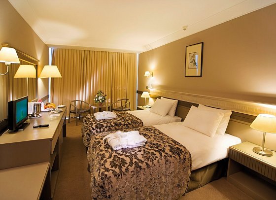 Fantasia Hotel Deluxe - Wohnbeispiel Doppelzimmer seitl. Meerblick (Zimmercodierungen DBN & DCN)