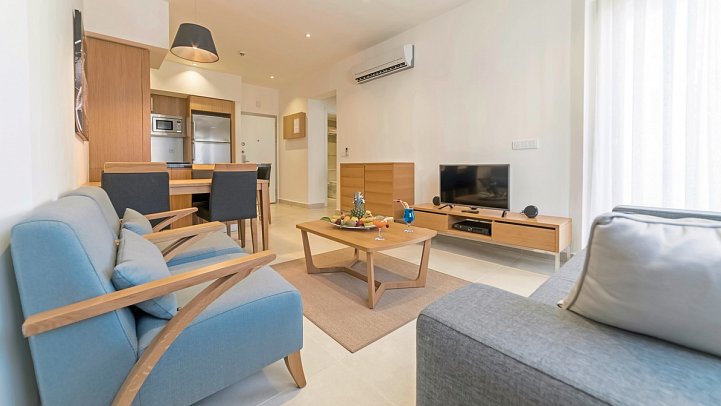 Ramada Resort Kusadasi & Golf - Wohnbeispiel Juniorsuite seitlicher Meerblick (Zimmercodierung JS1)