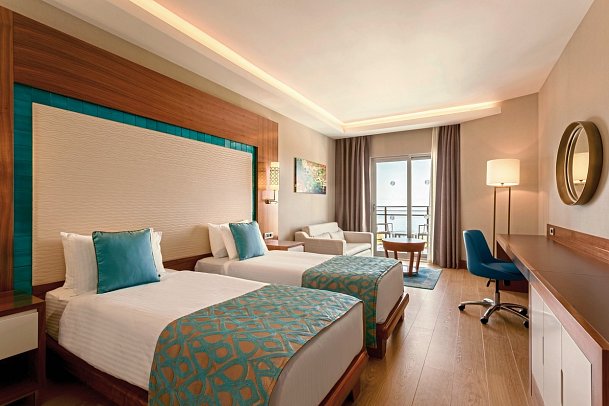 Ramada Resort Kusadasi & Golf - Wohnbeispiel Doppelzimmer Superior seitl. Meerblick (Zimmercodierungen DSN & DCN)