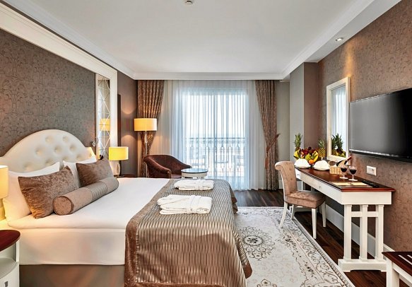 Sunis Efes Royal Palace Resort & Spa - Wohnbeispiel Doppelzimmer seitl. Meerblick (Zimmercodierungen DBN & DCN)