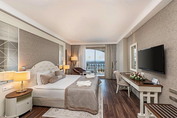 Sunis Efes Royal Palace Resort & Spa - Wohnbeispiel Familienzimmer Meerblick (Zimmercodierung FBM)