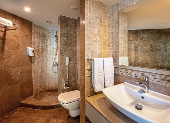 Charisma Deluxe Hotel - Beispiel Bad Doppelzimmer Superior Meerblick (Zimmercodierungen DSM & DCM)