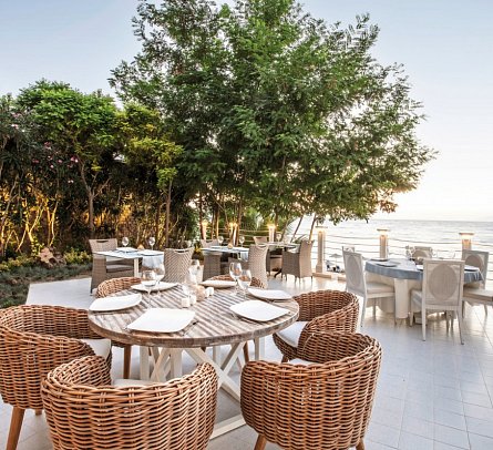 Charisma Deluxe Hotel