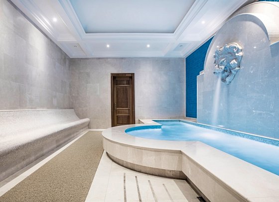 Charisma Deluxe Hotel