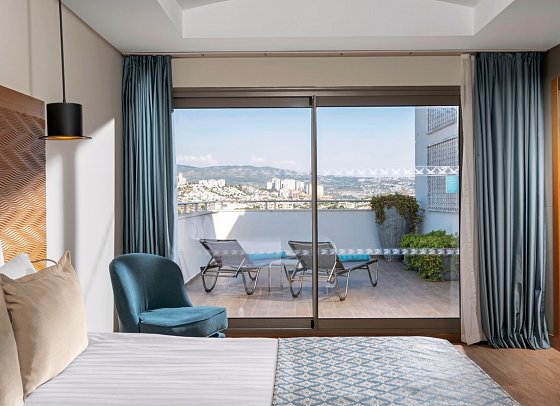 Liberty Kusadasi - Wohnbeispiel Corner Suite seitlicher Meerblick (Zimmercodierung WB1)