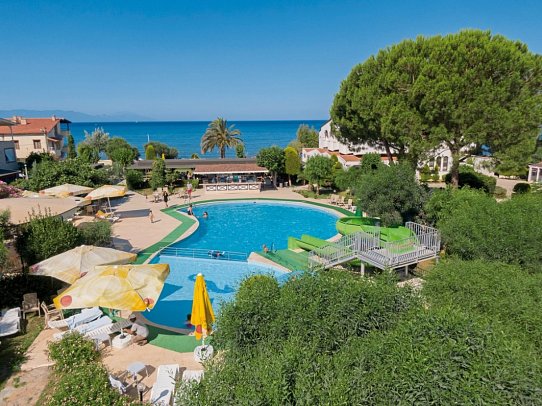 Dogan Paradise Beach Hotel