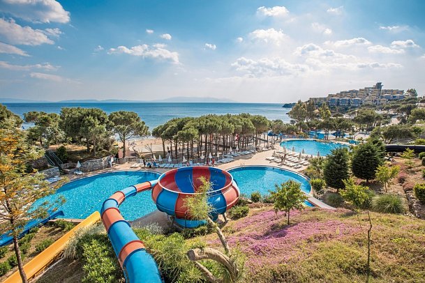 Aria Claros Beach & Spa Resort