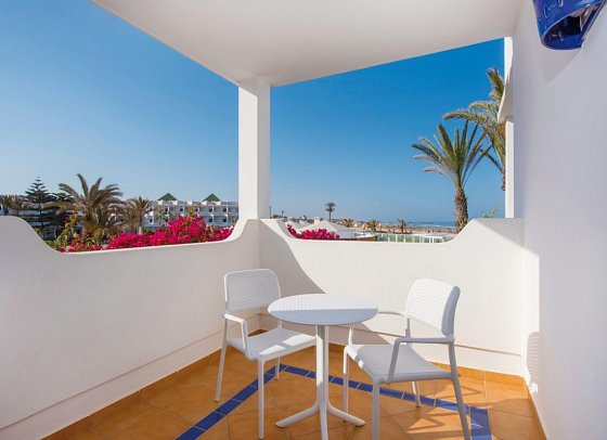 Iberostar Waves Founty Beach - Wohnbeispiel seitl. Meerblick (Zimmercodierungen DBN, D2N, DCN & DC5)