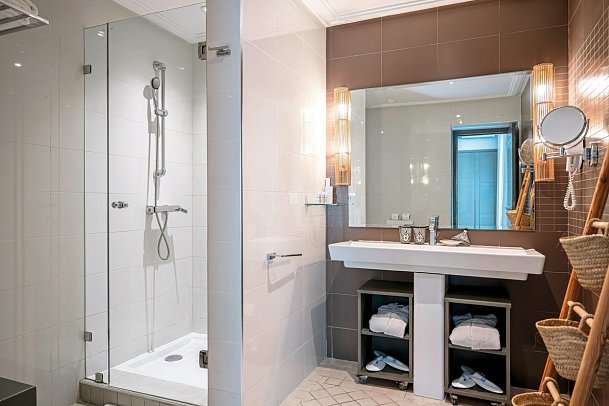 Paradis Plage Resort - Wohnbeispiel Bad (Zimmercodierungen JB1, WM1 & WO1)