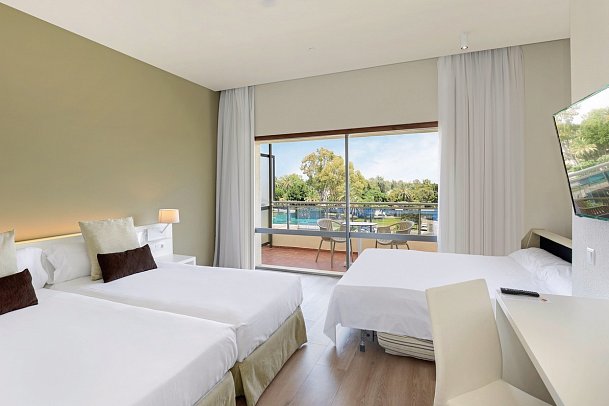 Sol Marbella Estepona · Atalaya Park - Wohnbeispiel Familienzimmer (Zimmercodierungen FB1 & FB2)