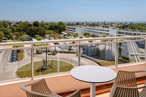 Sol Marbella Estepona · Atalaya Park - Balkon-/Blickbeispiel Doppelzimmer (Zimmercodierungen DB1 & DB2)