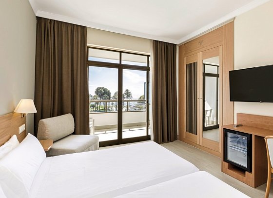 SOL Marbella Estepona • Atalaya Park - Wohnbeispiel Doppelzimmer Meerblick (Zimmercodierungen D1M & D2M)