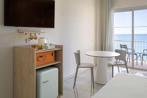 SOL Málaga Guadalmar - Wohnbeispiel Doppelzimmer Meerblick (Zimmercodierungen D1M & D2M)