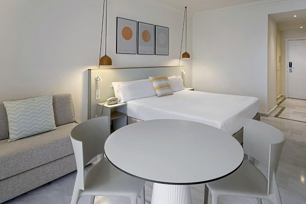 SOL Málaga Guadalmar - Wohnbeispiel Doppelzimmer seitl. Meerblick (Zimmercodierungen DBN & D2N)