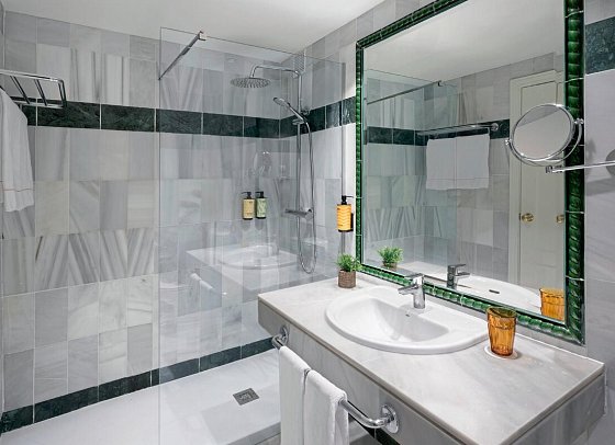 SOL Málaga Guadalmar - Badbeispiel Doppelzimmer (Zimmercodierungen DBN, D2N, D1M, D2M & FB1)