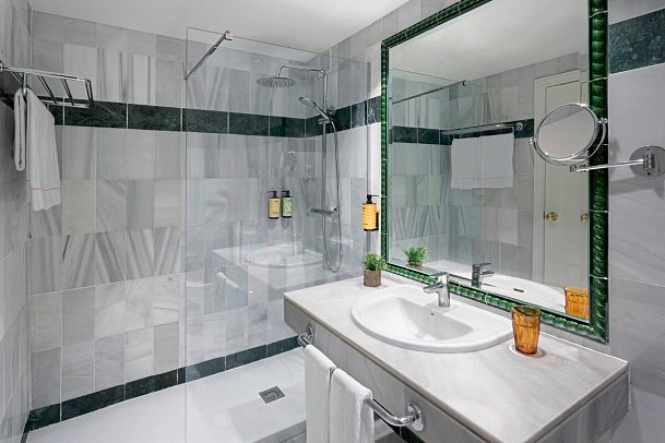 SOL Málaga Guadalmar - Badbeispiel Doppelzimmer (Zimmercodierungen DBN, D2N, D1M, D2M & FB1)