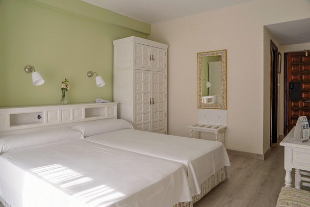 TRH Mijas - Wohnbeispiel Doppelzimmer (Zimmercodierung DB1)