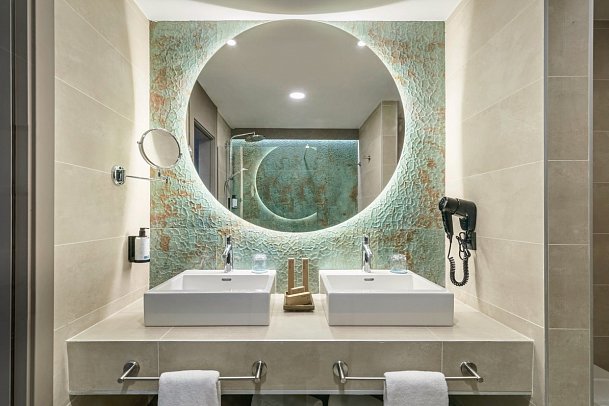 Occidental Puerto Banús - Badbeispiel Doppelzimmer Deluxe (Zimmercodierung DD1)