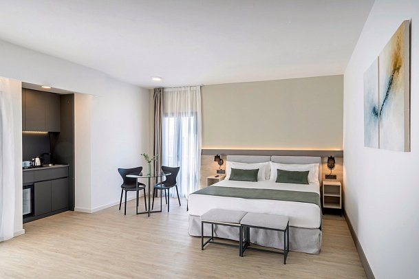 Occidental Puerto Banús - Wohnbeispiel Doppelzimmer Deluxe (Zimmercodierung DD1)