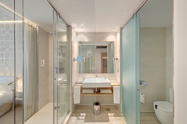 Amàre Beach Hotel Marbella - Badbeispiel Doppelzimmer Meerblick (Zimmercodierung DBM)