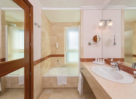 Amàre Beach Hotel Marbella - Badbeispiel Doppelzimmer (Zimmercodierung DB1)