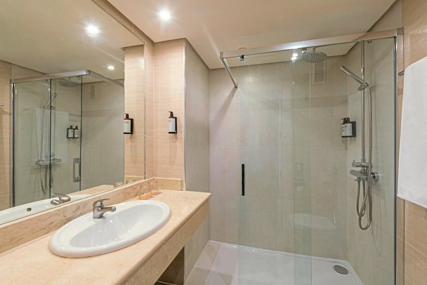 Ocean House Costa del Sol, Affiliated by Meliá - Badbeispiel Suite (Zimmercodierungen WB1, WB2, WBN, W1N & WBH)