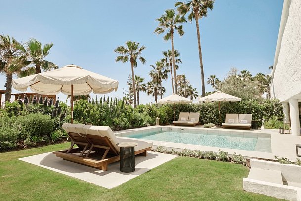 METT Marbella - Estepona - Beach Suite with private Garden & Pool (Zimmercodierung W2R)