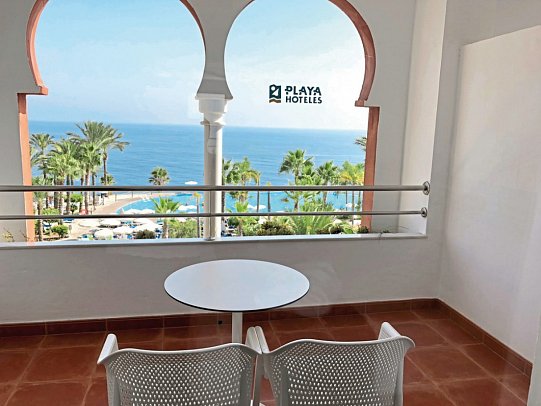Playacálida Hotel - Balkonbeispiel Doppelzimmer Superior Meerblick (Zimmercodierung DSM)