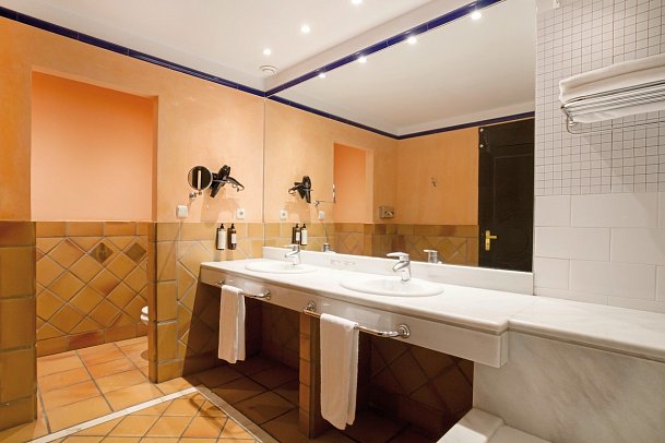 Ibersol Almuñécar Beach & Spa - Badbeispiel Doppelzimmer (Zimmercodierung DB1)