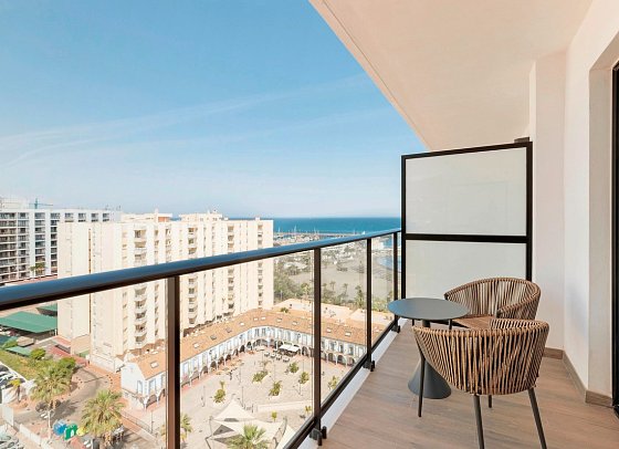 Best Tritón - Balkonbeispiel Doppelzimmer seitl. Meerblick (Zimmercodierungen DBN & D2N)