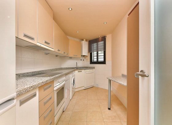 Olée Nerja Holiday Rentals - Küchenbeispiel Appartement 2 Schlafzimmer (Zimmercodierungen OBN & OBM)