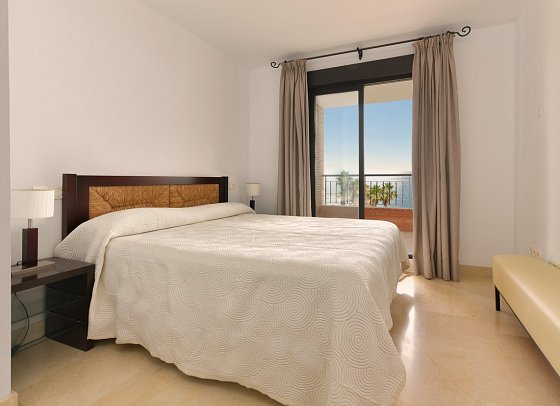 Olée Nerja Holiday Rentals - Wohnbeispiel Appartement 2 Schlafzimmer Meerblick (Zimmercodierung OBM)
