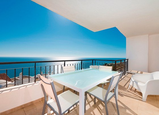 Olée Nerja Holiday Rentals - Balkonbeispiel Appartement 2 Schlafzimmer Meerblick (Zimmercodierung OBM)