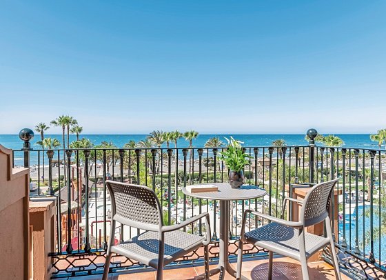 Iberostar Waves Málaga Playa - Balkonbeispiel Juniorsuite Meerblick (Zimmercodierungen J1M & J2M)