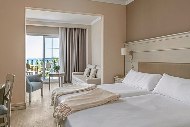 Iberostar Waves Málaga Playa - Wohnbeispiel Juniorsuite Meerblick (Zimmercodierungen J1M & J2M)
