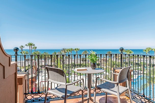 Iberostar Waves Málaga Playa - Balkonbeispiel Juniorsuite Meerblick (Zimmercodierungen J1M & J2M)