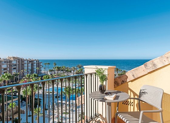 Iberostar Waves Málaga Playa - Balkonbeispiel Suite Meerblick (Zimmercodierungen WB1 & WB2)