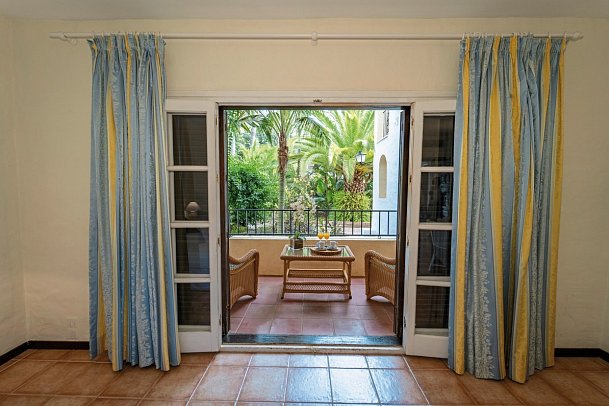 BlueBay Banús - Balkonbeispiel Familienzimmer (Zimmercodierung FB1)