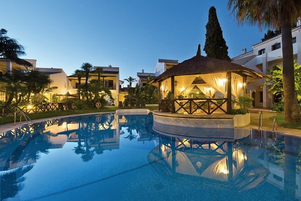 BlueBay Banús