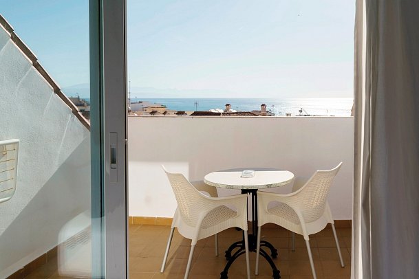 AluaSun Lago Rojo - Balkonbeispiel Doppelzimmer Superior (Zimmercodierung DS1)