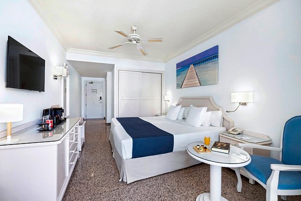Hotel Mac Puerto Marina - Wohnbeispiel Doppelzimmer Premium Meerseite (Zimmercodierung DMC)