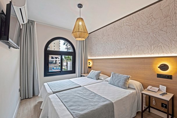 Hotel Puente Real - Wohnbeispiel Juniorsuite Poolblick (Zimmercodierung J1P)