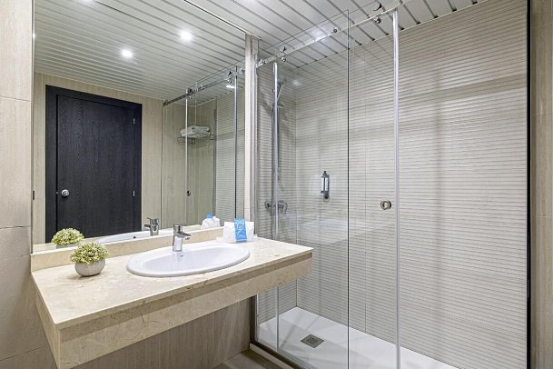 Hotel Puente Real - Badbsp. Doppelzimmer Superior seitl. Meerblick (Zimmercodierung DSN)