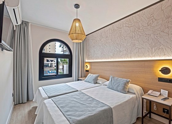 Hotel Puente Real - Wohnbeispiel Juniorsuite Poolblick (Zimmercodierung J1P)