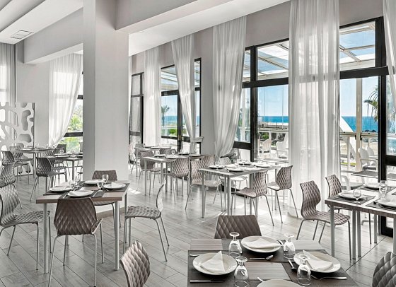 Hotel Puente Real